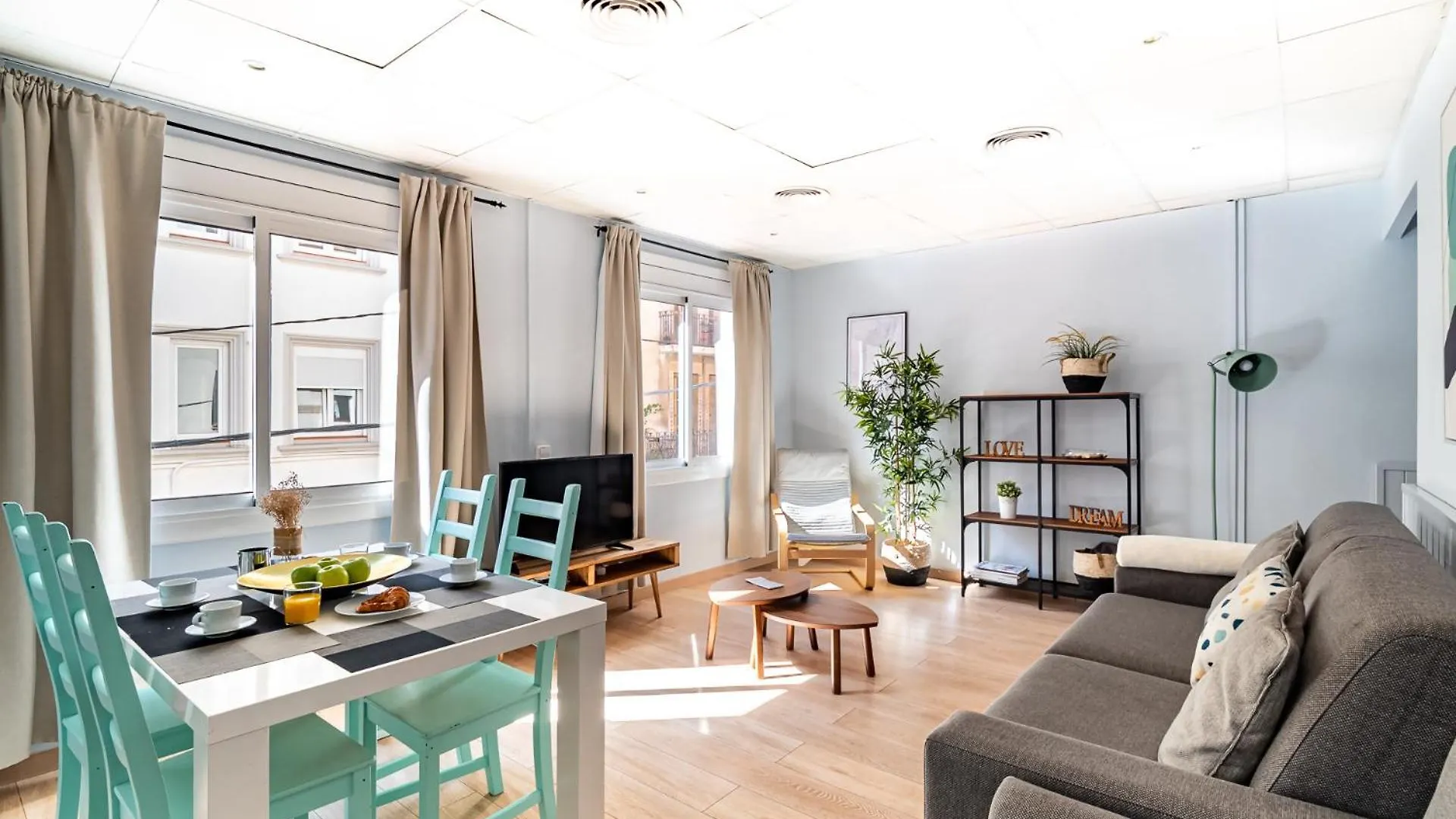 Flaugier Apartment Near Sagrada Familia Barcelona