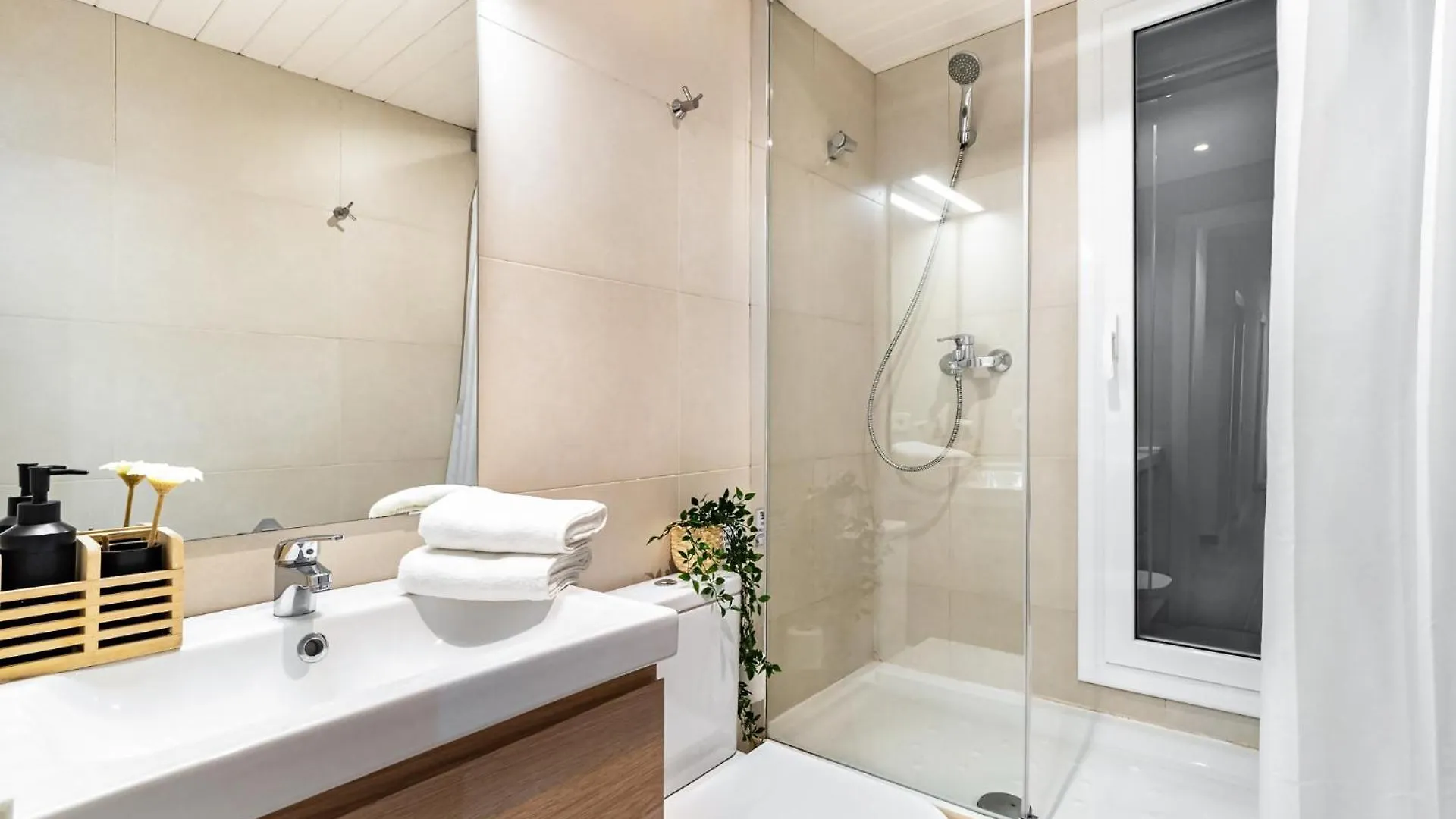 Flaugier Apartment Near Sagrada Familia Barcelona